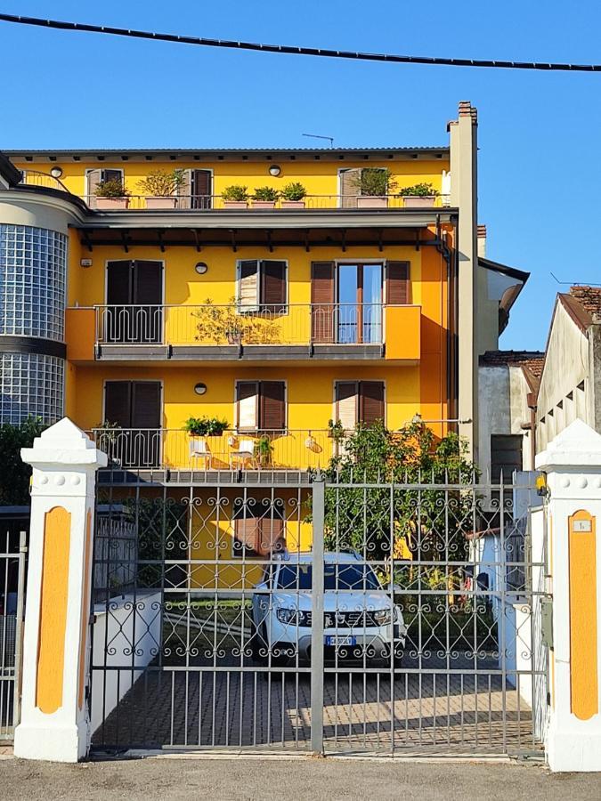 Lovely Casa Paola Villlafranca Centro Zimmer Rooms Villafranca di Verona Exterior foto